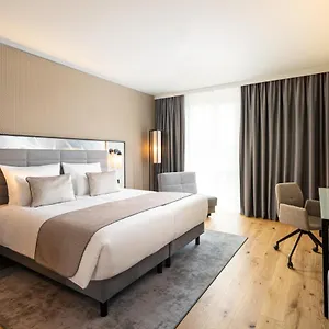 4* מלון Leonardo Royal Bonn Airport